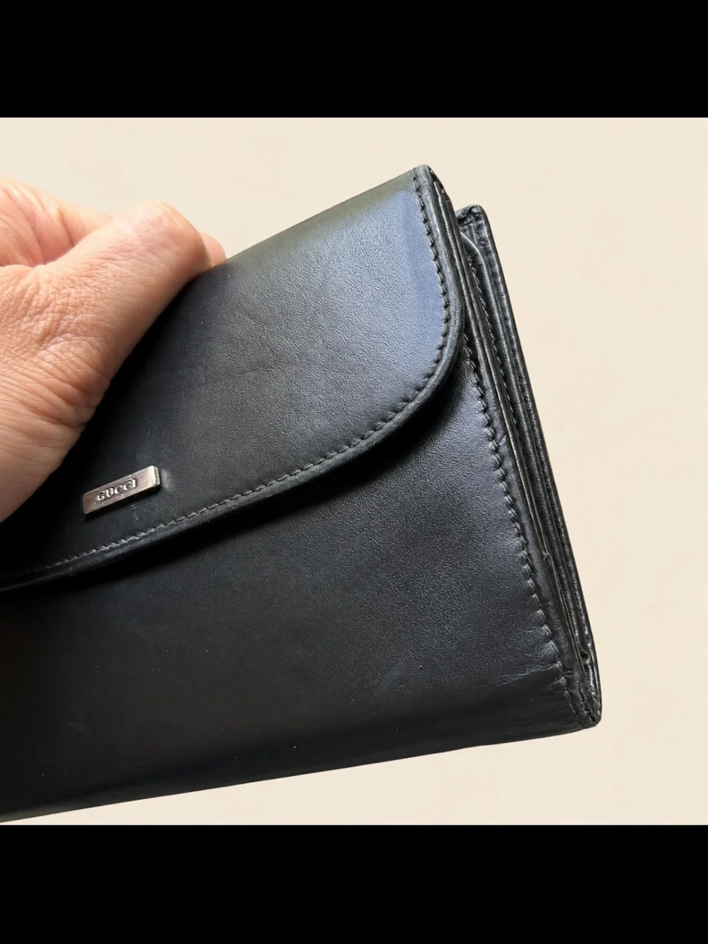 GUCCI Midsize Black WALLET EUC